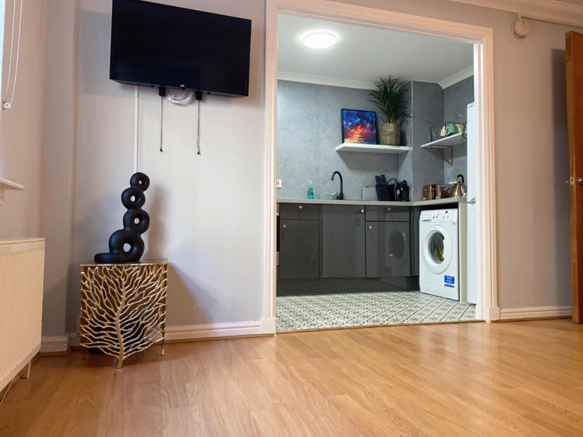 Private Main Door Lovely 2 Bedroom Apartment Edinburgh Bagian luar foto