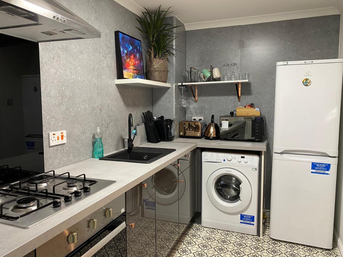 Private Main Door Lovely 2 Bedroom Apartment Edinburgh Bagian luar foto