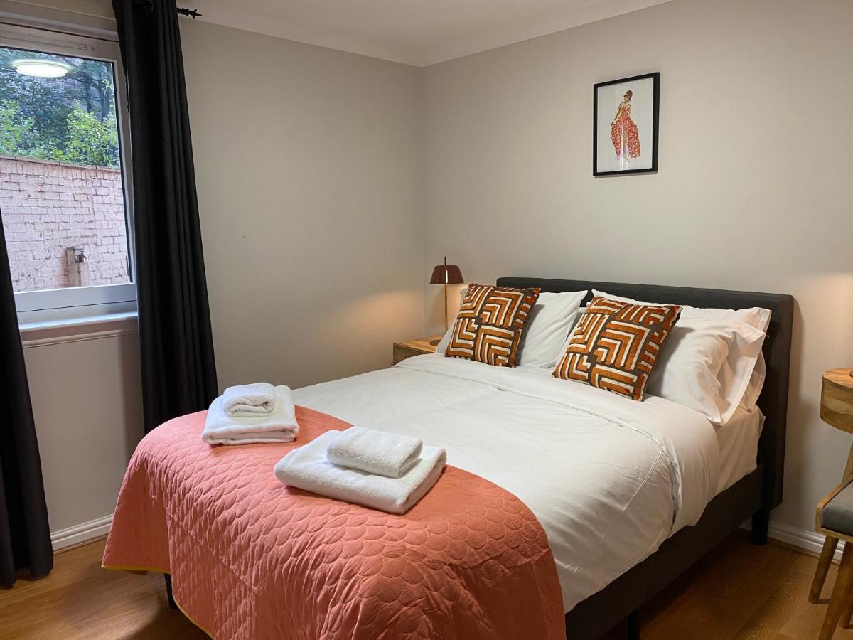 Private Main Door Lovely 2 Bedroom Apartment Edinburgh Bagian luar foto