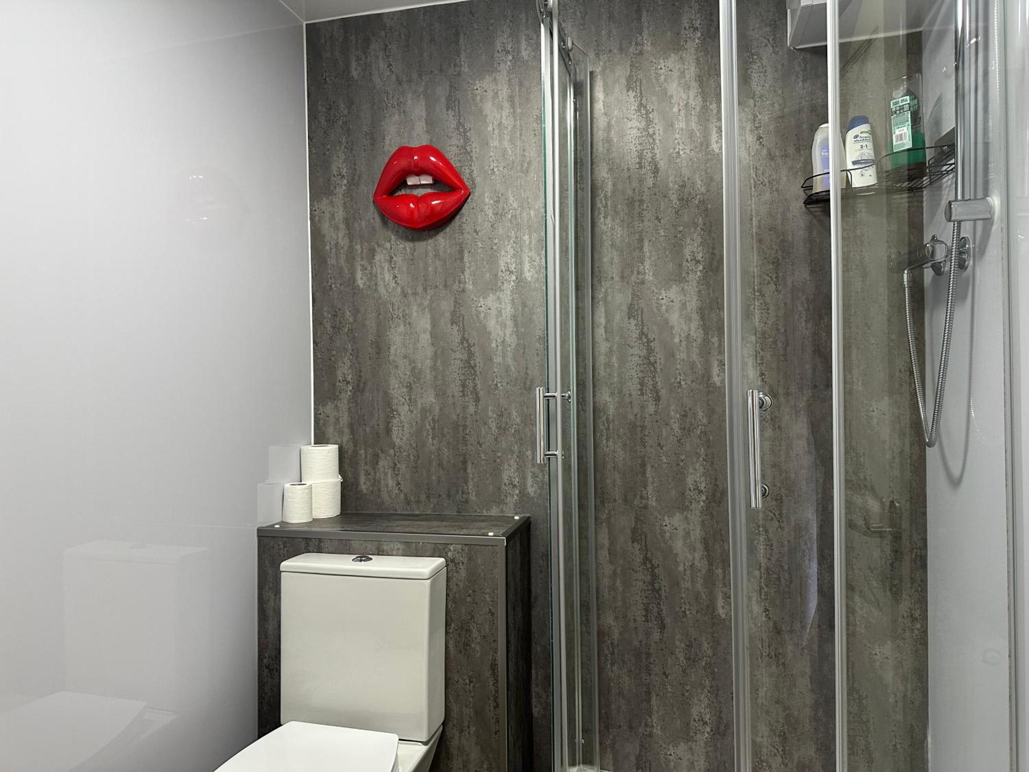 Private Main Door Lovely 2 Bedroom Apartment Edinburgh Bagian luar foto